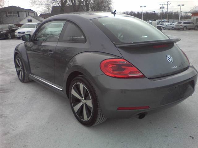 Volkswagen Beetle 2012 photo 2