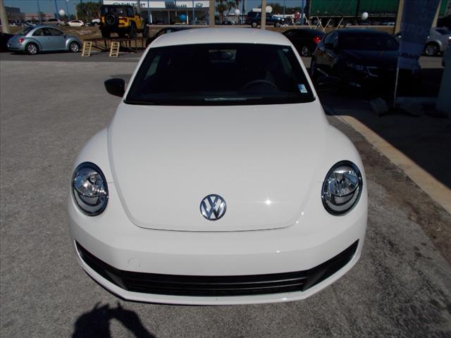 Volkswagen Beetle 2012 photo 2