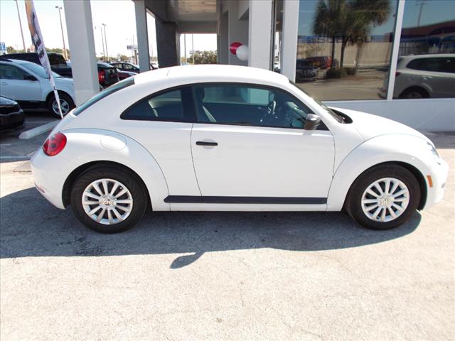 Volkswagen Beetle 2012 photo 5