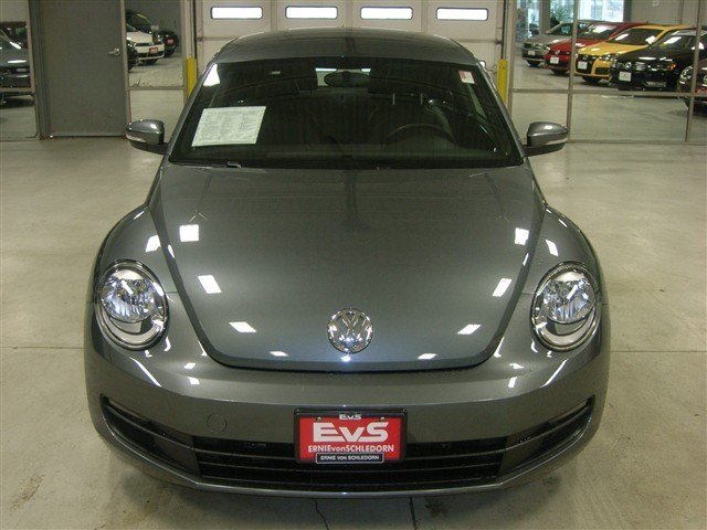 Volkswagen Beetle 2012 photo 1