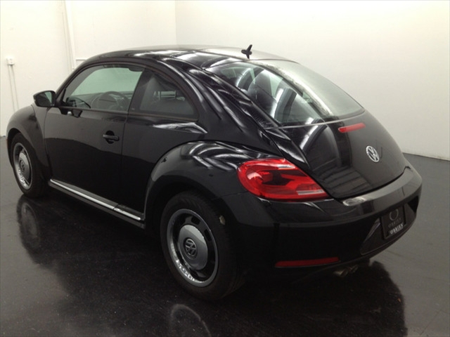 Volkswagen Beetle 2012 photo 2