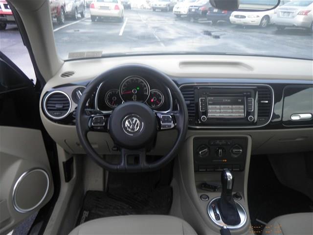 Volkswagen Beetle 2013 photo 3