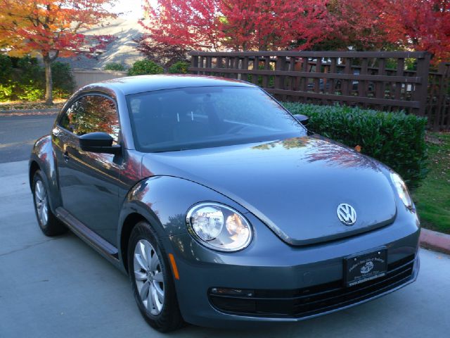 Volkswagen Beetle 2013 photo 1