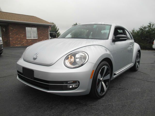 Volkswagen Beetle 2013 photo 1