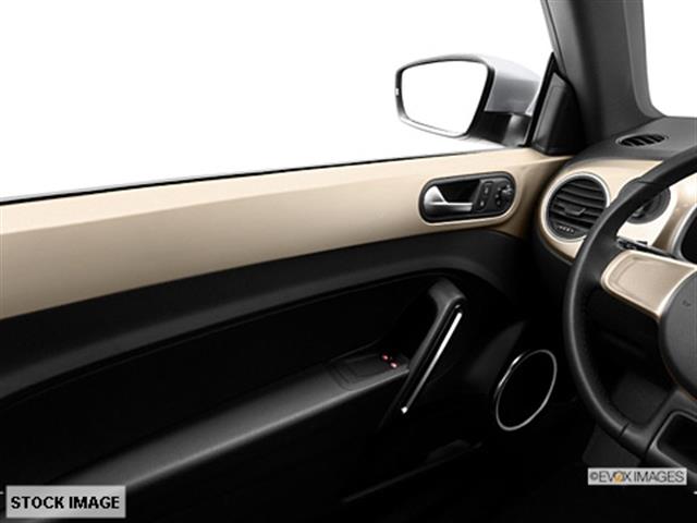 Volkswagen Beetle 2013 photo 2