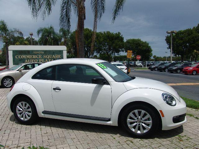 Volkswagen Beetle 2013 photo 2