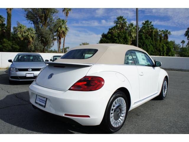 Volkswagen Beetle 2014 photo 1