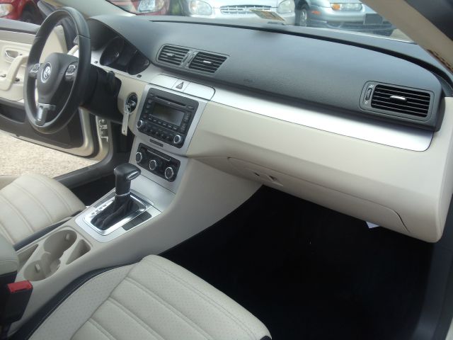 Volkswagen CC 2009 photo 14