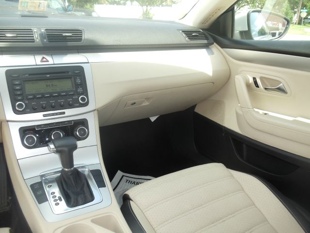 Volkswagen CC 2009 photo 17