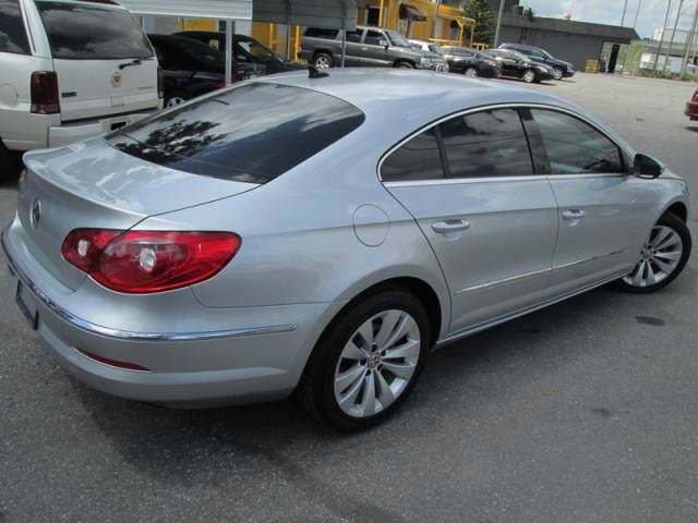 Volkswagen CC 2009 photo 2