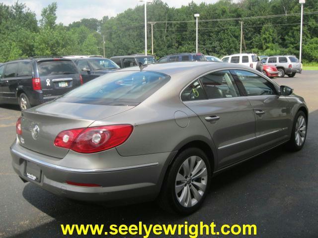 Volkswagen CC 2009 photo 2