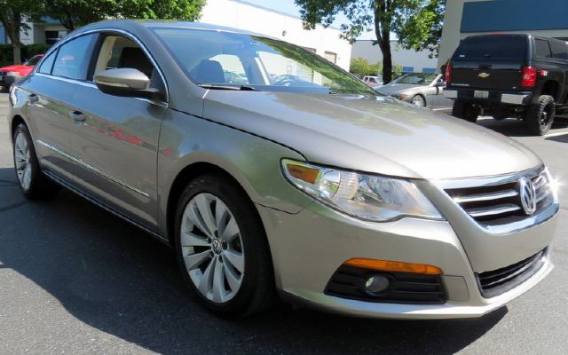 Volkswagen CC 2010 photo 17