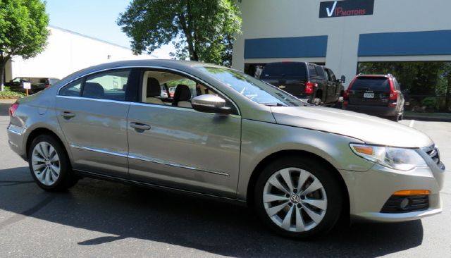 Volkswagen CC 2010 photo 19