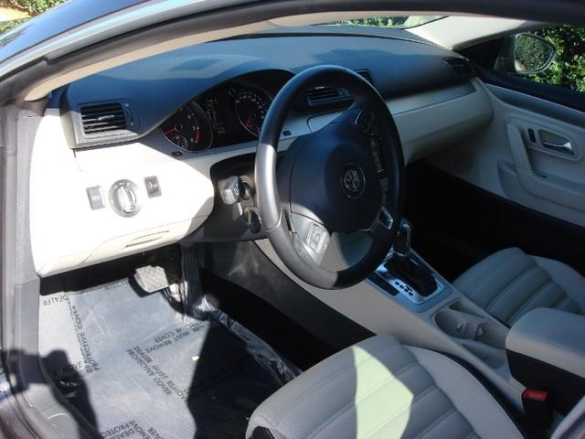 Volkswagen CC 2010 photo 1