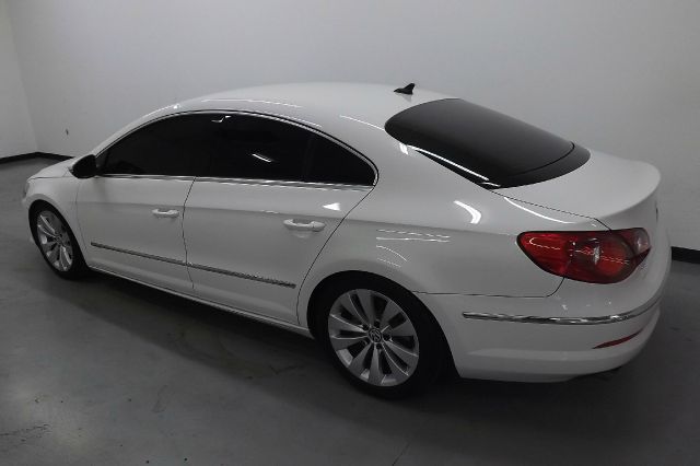 Volkswagen CC 2010 photo 26