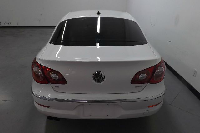 Volkswagen CC 2010 photo 3