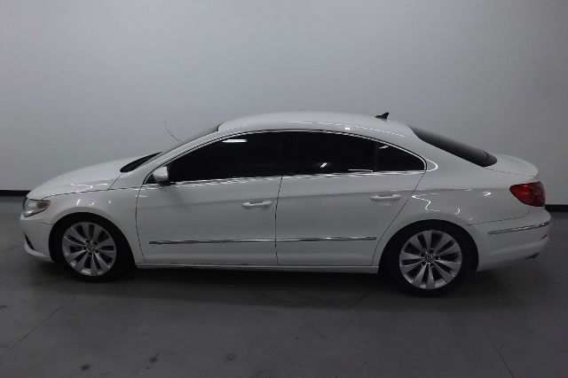 Volkswagen CC 2010 photo 54