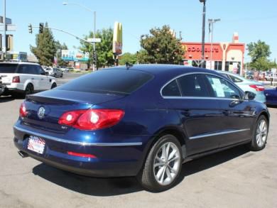 Volkswagen CC 2010 photo 2