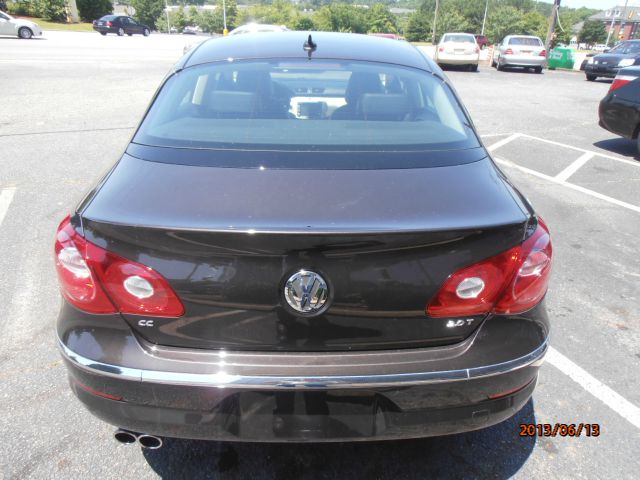 Volkswagen CC 2010 photo 1