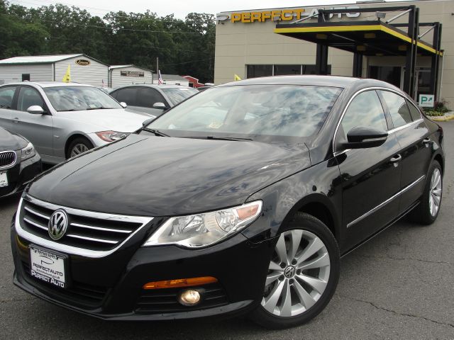 Volkswagen CC 2010 photo 2