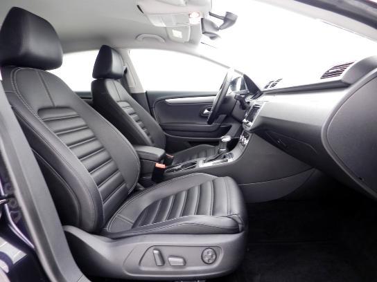 Volkswagen CC 2010 photo 13