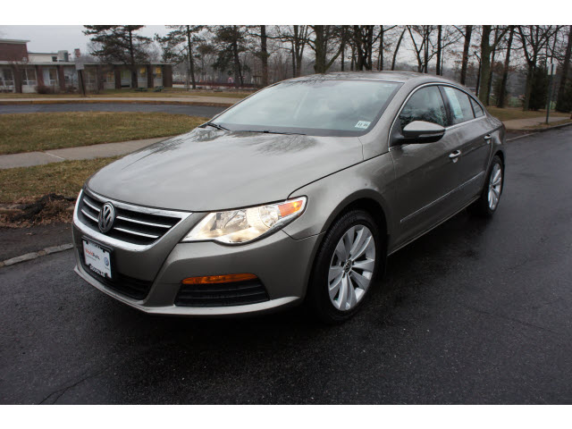 Volkswagen CC 2011 photo 1