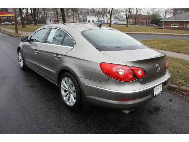 Volkswagen CC 2011 photo 4