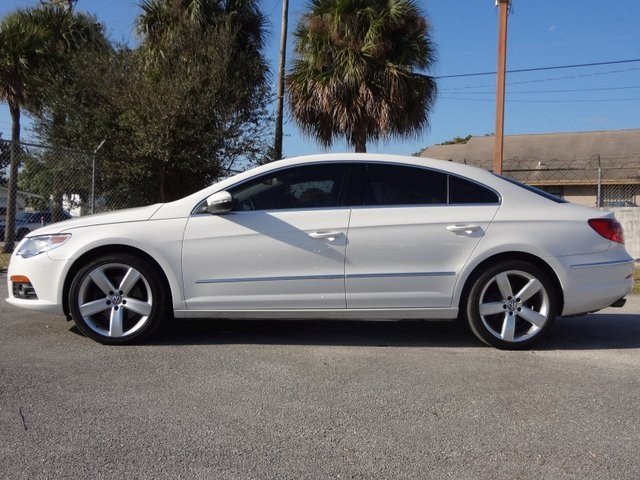 Volkswagen CC 2011 photo 1