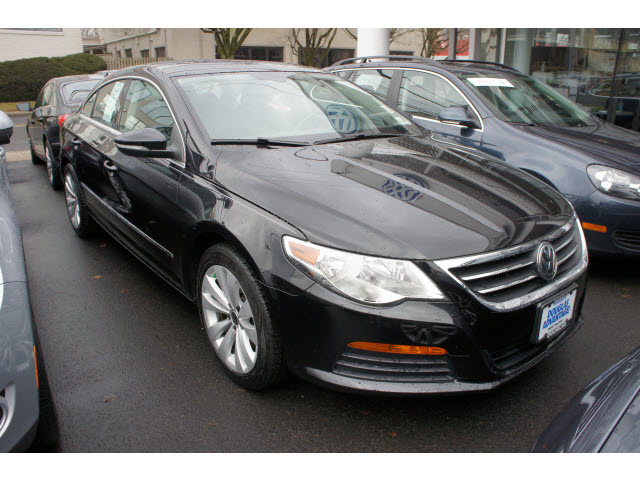 Volkswagen CC 2011 photo 1