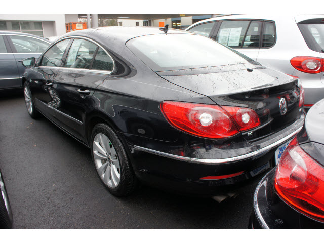 Volkswagen CC 2011 photo 2