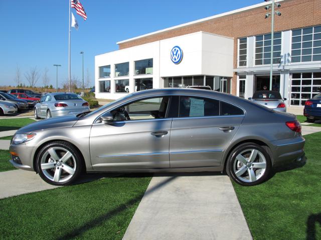 Volkswagen CC 2011 photo 1