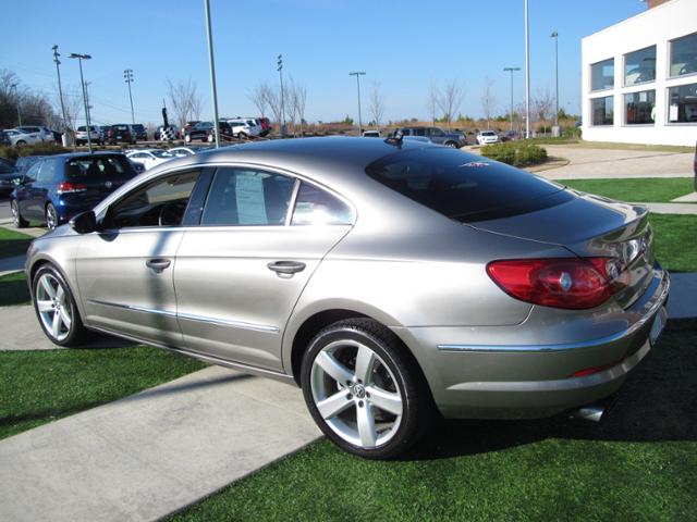 Volkswagen CC 2011 photo 2