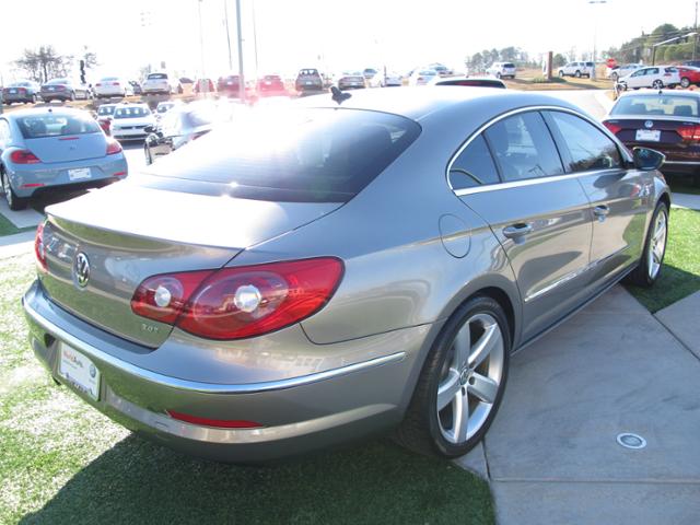 Volkswagen CC 2011 photo 4