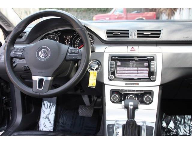 Volkswagen CC 2011 photo 3