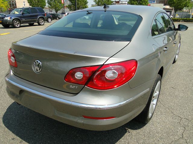 Volkswagen CC 2012 photo 10