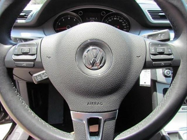 Volkswagen CC 2012 photo 2