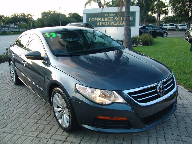 Volkswagen CC 2012 photo 1