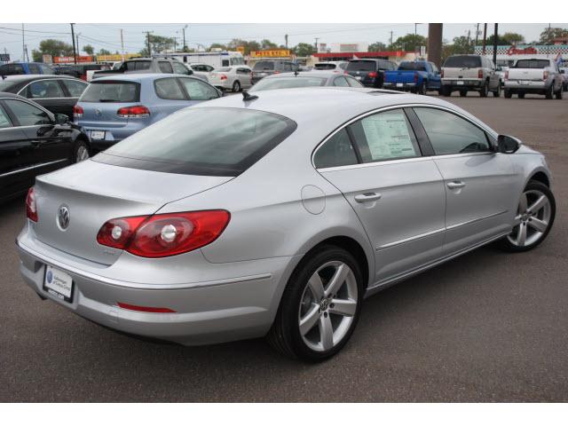 Volkswagen CC 2012 photo 1