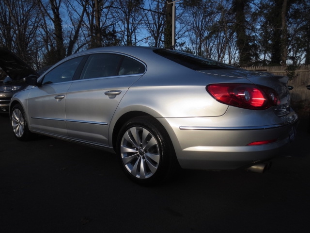 Volkswagen CC 2012 photo 2