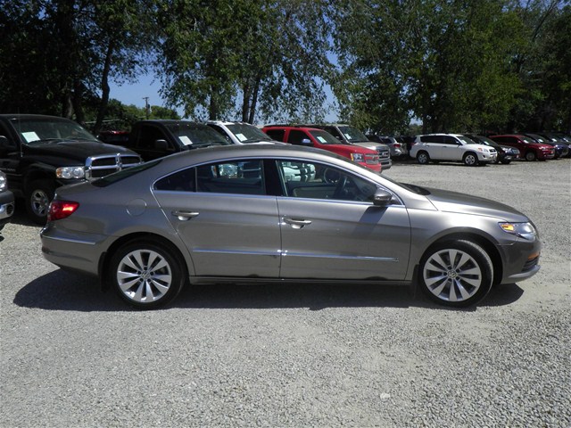 Volkswagen CC 2012 photo 2