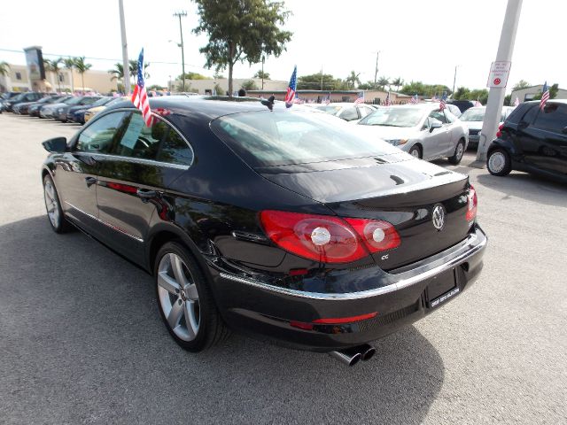 Volkswagen CC 2012 photo 2