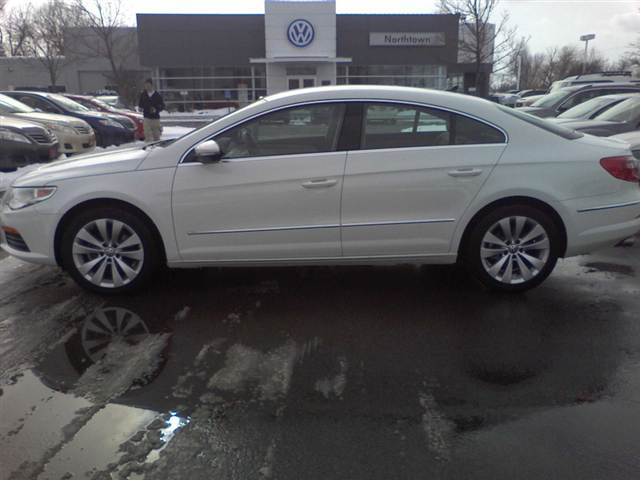 Volkswagen CC 2012 photo 1