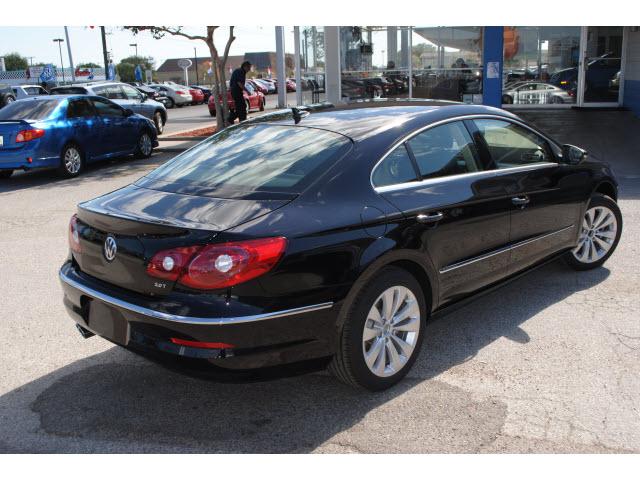 Volkswagen CC 2012 photo 1