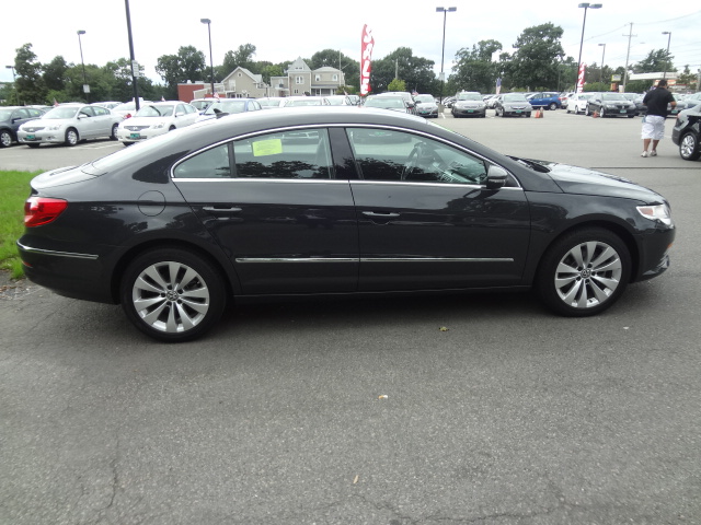 Volkswagen CC 2012 photo 2