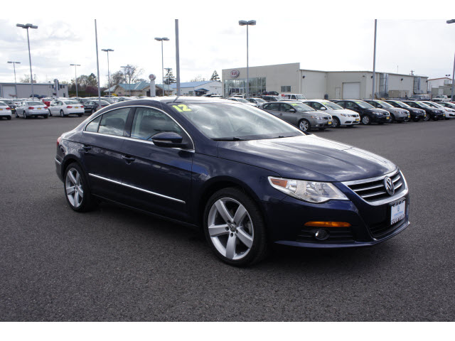 Volkswagen CC 2012 photo 2