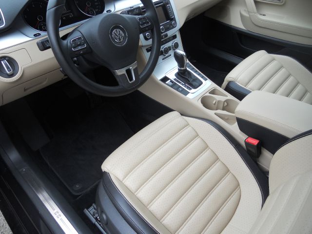 Volkswagen CC 2013 photo 1