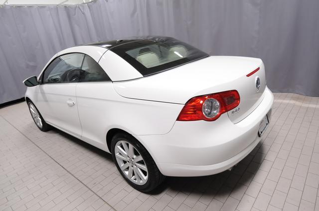 Volkswagen Eos 2010 photo 2