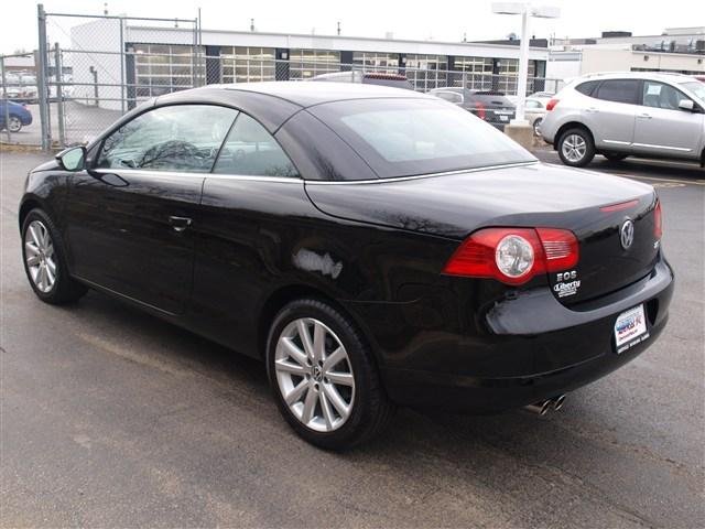 Volkswagen Eos 2010 photo 3