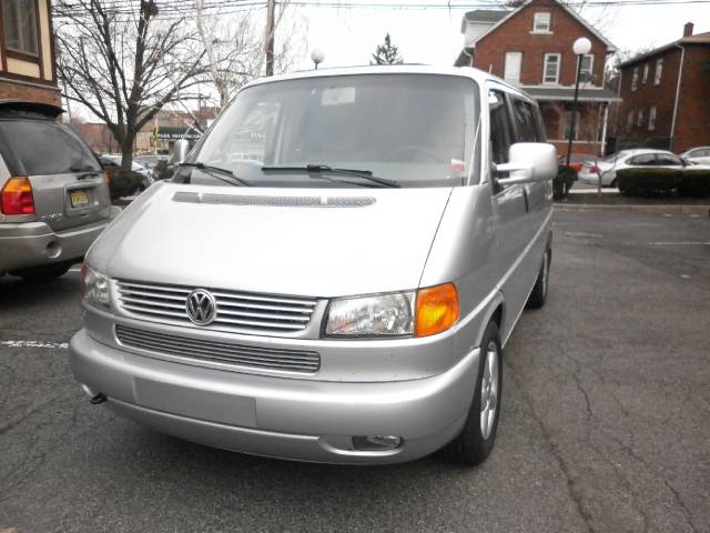 Volkswagen EuroVan Deluxe Sport MiniVan