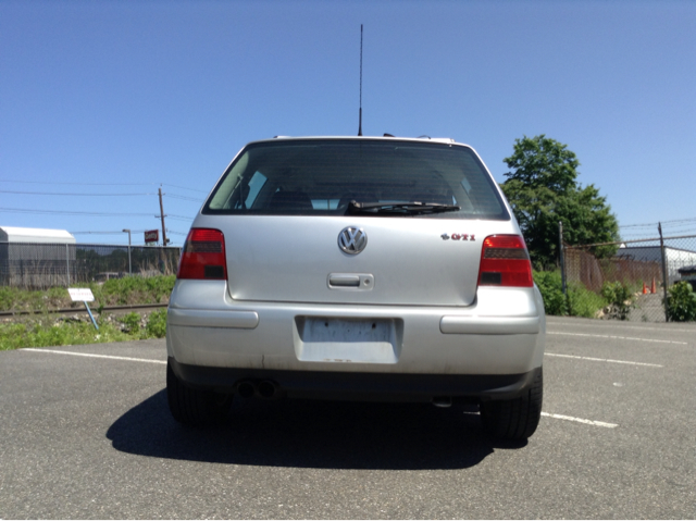 Volkswagen GTI 2005 photo 2